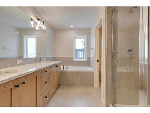 46 Fireside Point, Cochrane, AB - Indoor Photo Showing Bathroom