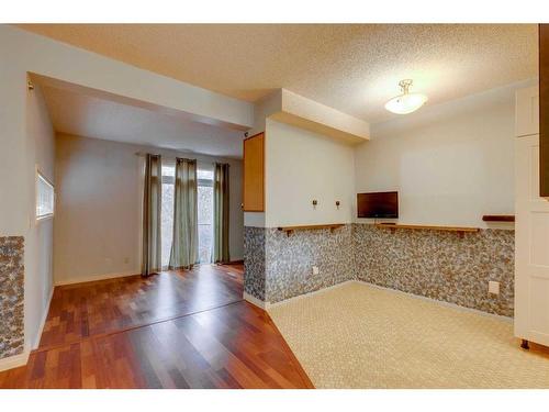 7 Stradwick Place Sw, Calgary, AB - Indoor Photo Showing Other Room