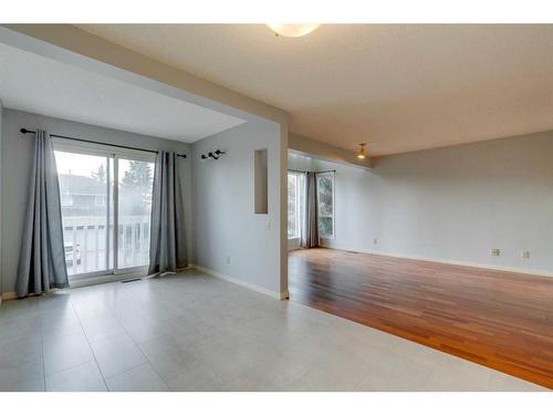 7 Stradwick Place Sw, Calgary, AB - Indoor Photo Showing Other Room