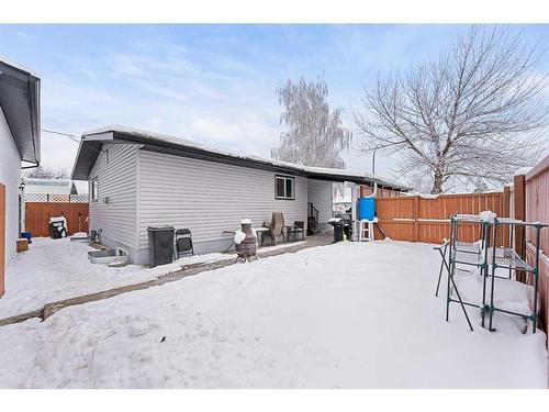 302 Adams Crescent Se, Calgary, AB - Outdoor With Exterior