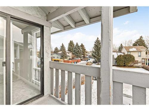 17 Deer Lane Road Se, Calgary, AB - Outdoor With Balcony With Exterior