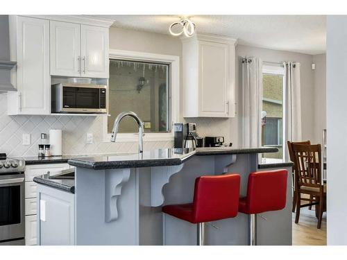 131 Shawcliffe Circle Sw, Calgary, AB - Indoor Photo Showing Kitchen With Upgraded Kitchen