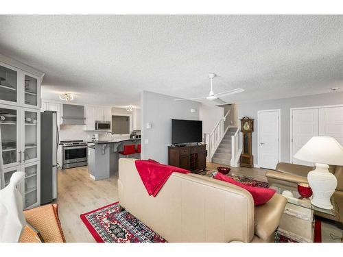 131 Shawcliffe Circle Sw, Calgary, AB - Indoor Photo Showing Living Room