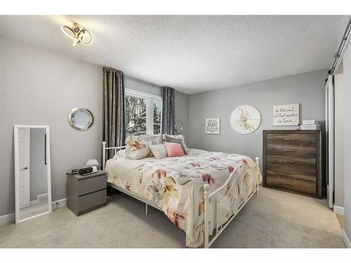 131 Shawcliffe Circle Sw, Calgary, AB - Indoor Photo Showing Bedroom