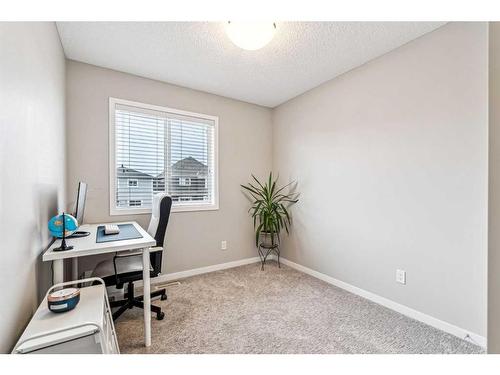 8113 Masters Boulevard Se, Calgary, AB - Indoor Photo Showing Office