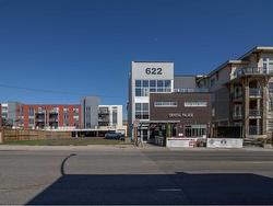 622 Edmonton Trail NE Calgary, AB T2E 3J4