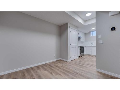 192 Hotchkiss Drive Se, Calgary, AB - Indoor