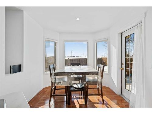 173 Coral Sands Place Ne, Calgary, AB - Indoor Photo Showing Dining Room