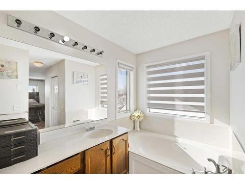 173 Coral Sands Place Ne, Calgary, AB - Indoor Photo Showing Bathroom