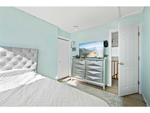 173 Coral Sands Place Ne, Calgary, AB - Indoor Photo Showing Bedroom