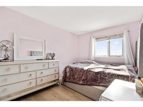 173 Coral Sands Place Ne, Calgary, AB - Indoor Photo Showing Bedroom