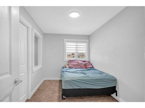 628 Maidstone Drive Ne, Calgary, AB - Indoor Photo Showing Bedroom