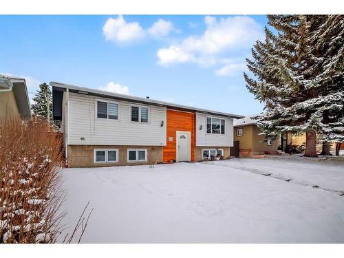 628 Maidstone Drive Ne, Calgary, AB - Outdoor