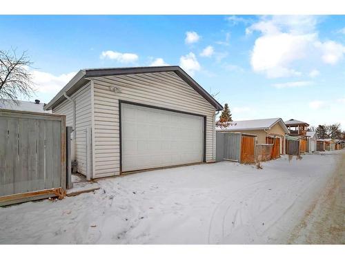 628 Maidstone Drive Ne, Calgary, AB - Outdoor With Exterior