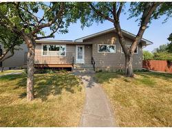 10216 Maplecreek Drive SE Calgary, AB T2J 1T8