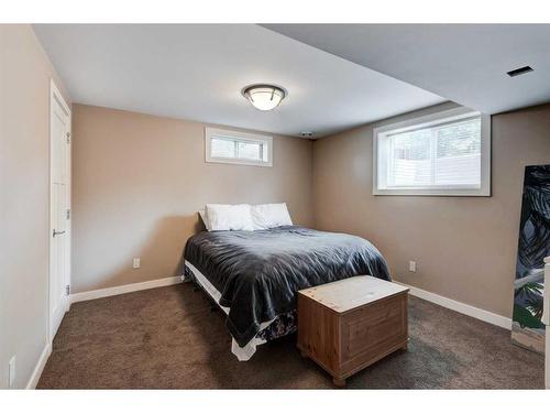 10216 Maplecreek Drive Se, Calgary, AB - Indoor Photo Showing Bedroom