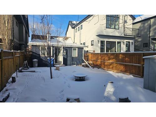 1637 Bowness Road Nw, Calgary, AB - Outdoor