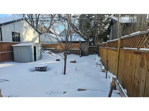 1637 Bowness Road Nw, Calgary, AB - Outdoor