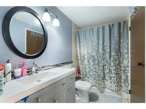 161-20 Falbury Crescent Ne, Calgary, AB - Indoor Photo Showing Bathroom