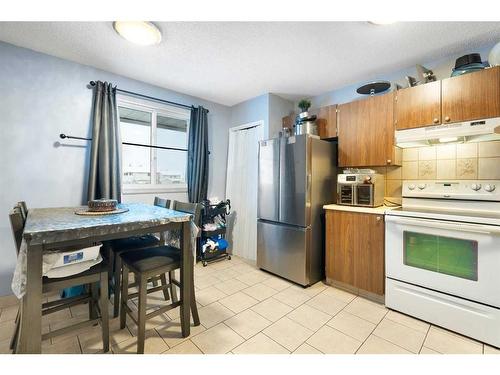 161-20 Falbury Crescent Ne, Calgary, AB - Indoor Photo Showing Kitchen