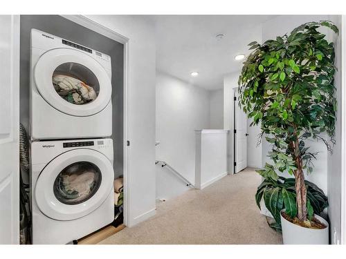 302 Corner Glen Circle Ne, Calgary, AB - Indoor Photo Showing Laundry Room