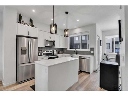 302 Corner Glen Circle Ne, Calgary, AB - Indoor Photo Showing Kitchen With Stainless Steel Kitchen With Upgraded Kitchen