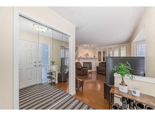 19 Mt Mckenzie Way Se, Calgary, AB - Indoor Photo Showing Other Room