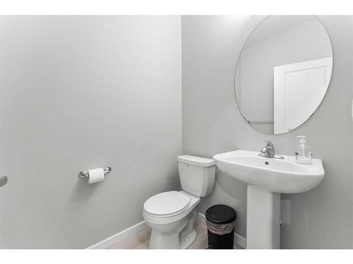 34 Cornerbrook Manor Ne, Calgary, AB - Indoor Photo Showing Bathroom