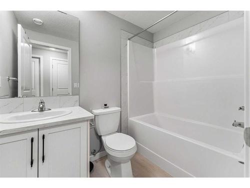 34 Cornerbrook Manor Ne, Calgary, AB - Indoor Photo Showing Bathroom