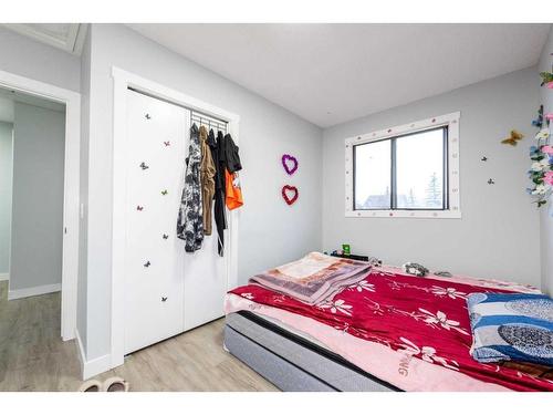 55 Templemont Drive Ne, Calgary, AB - Indoor Photo Showing Bedroom