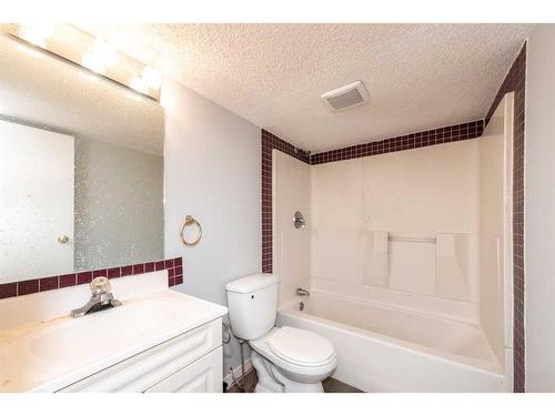 55 Templemont Drive Ne, Calgary, AB - Indoor Photo Showing Bathroom