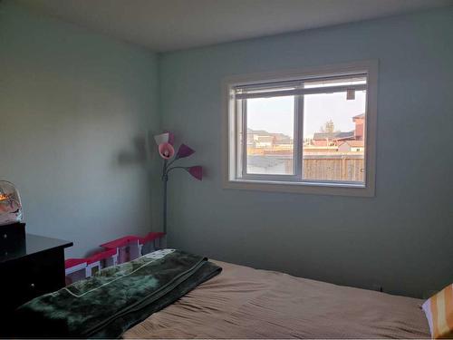 110 Tarawood Lane Ne, Calgary, AB - Indoor Photo Showing Bedroom