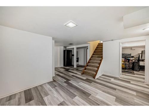 2906 17 Street Sw, Calgary, AB - Indoor Photo Showing Other Room