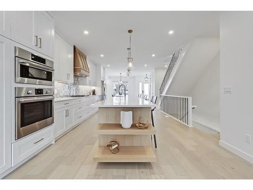 2326 26 Avenue Nw, Calgary, AB - Indoor Photo Showing Kitchen With Upgraded Kitchen