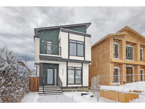 2326 26 Avenue Nw, Calgary, AB - Outdoor With Balcony