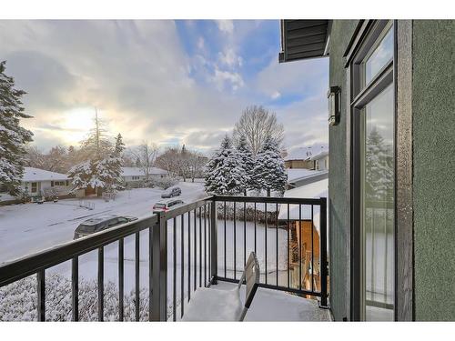 2326 26 Avenue Nw, Calgary, AB - Outdoor With Balcony