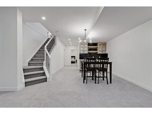 2326 26 Avenue Nw, Calgary, AB - Indoor