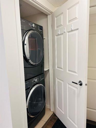 4101-755 Copperpond Boulevard Se, Calgary, AB - Indoor Photo Showing Laundry Room