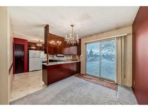 255 Rundleridge Drive Ne, Calgary, AB - Indoor