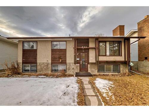 255 Rundleridge Drive Ne, Calgary, AB - Outdoor With Facade