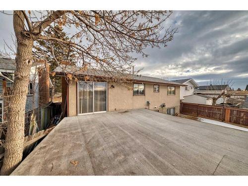 255 Rundleridge Drive Ne, Calgary, AB - Outdoor