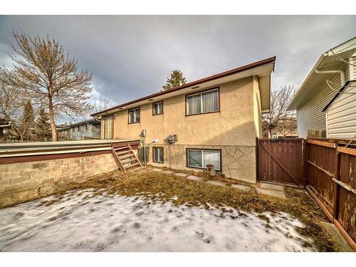 255 Rundleridge Drive Ne, Calgary, AB - Outdoor With Exterior