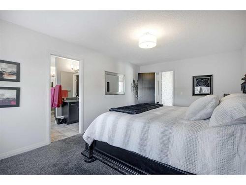 81 Auburn Meadows Crescent Se, Calgary, AB - Indoor Photo Showing Bedroom