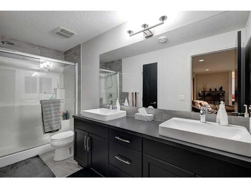 81 Auburn Meadows Crescent Se, Calgary, AB - Indoor Photo Showing Bathroom