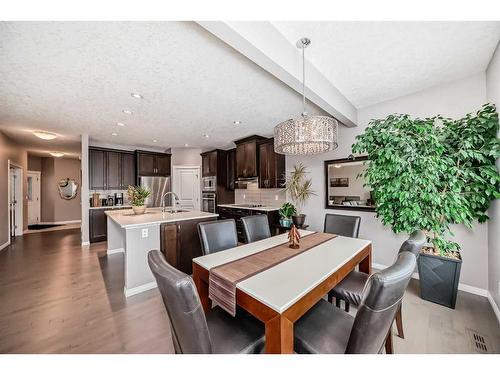 21 Sherwood Street Nw, Calgary, AB - Indoor Photo Showing Dining Room