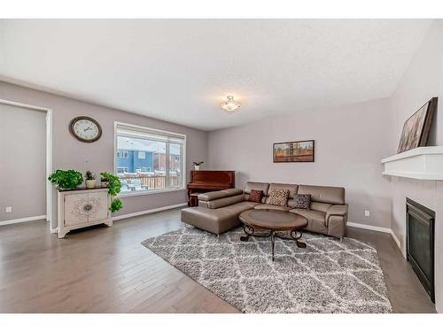 21 Sherwood Street Nw, Calgary, AB - Indoor Photo Showing Living Room