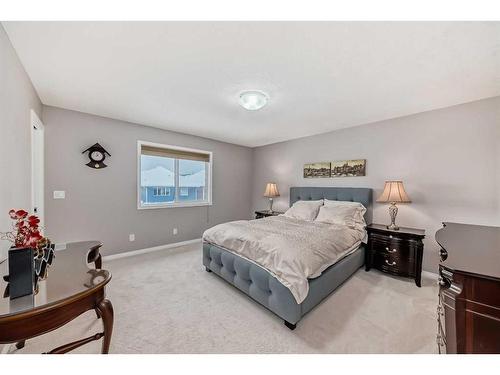 21 Sherwood Street Nw, Calgary, AB - Indoor Photo Showing Bedroom