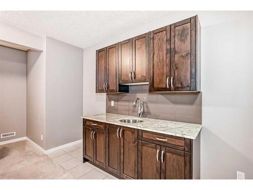 21 Sherwood Street Nw, Calgary, AB - Indoor Photo Showing Kitchen