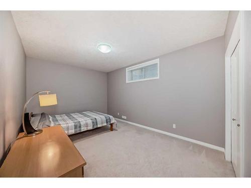 21 Sherwood Street Nw, Calgary, AB - Indoor Photo Showing Bedroom