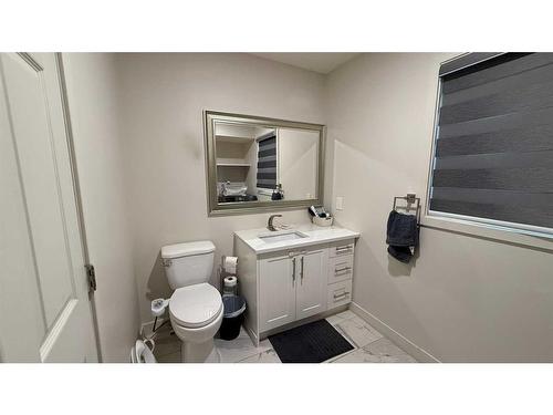 28 Macewan Ridge View Nw, Calgary, AB - Indoor Photo Showing Bathroom